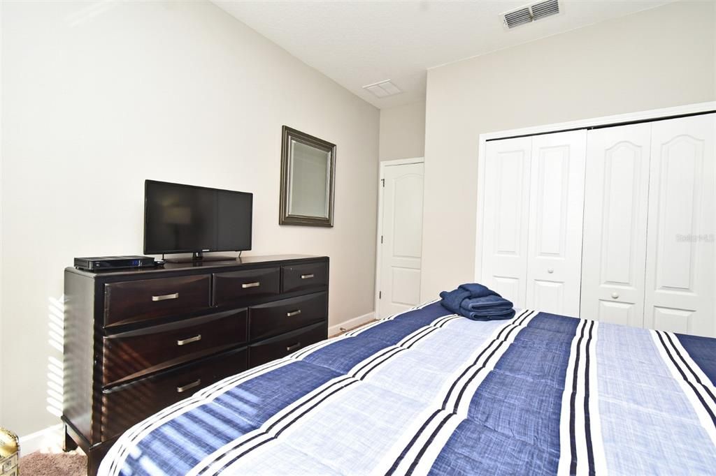 Active With Contract: $3,050 (7 beds, 5 baths, 3291 Square Feet)