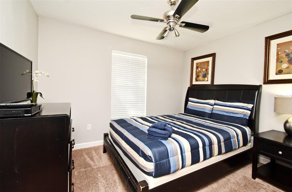 Active With Contract: $3,050 (7 beds, 5 baths, 3291 Square Feet)