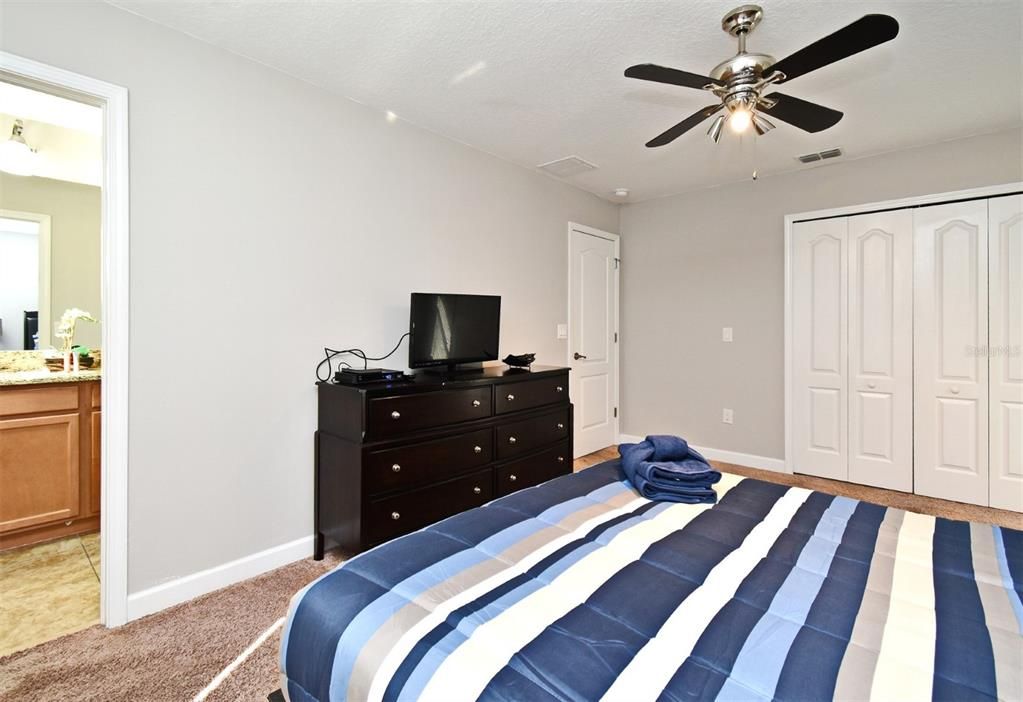 Active With Contract: $3,050 (7 beds, 5 baths, 3291 Square Feet)