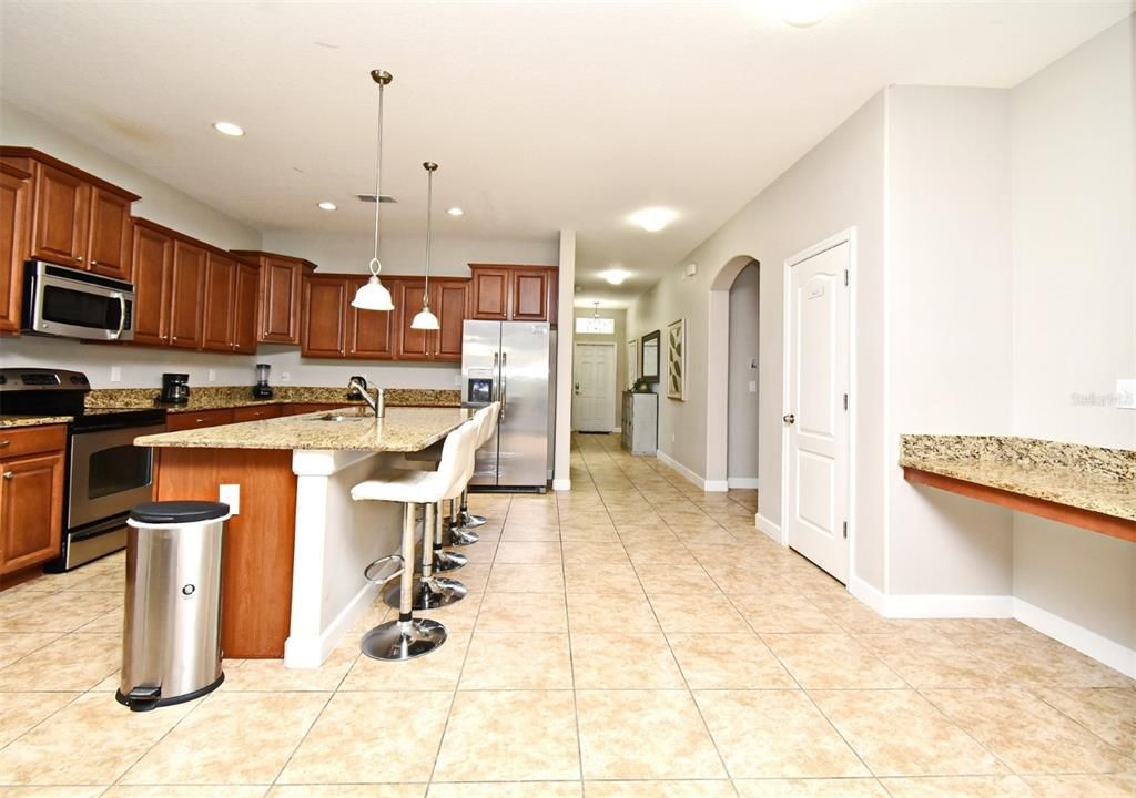 Active With Contract: $3,050 (7 beds, 5 baths, 3291 Square Feet)