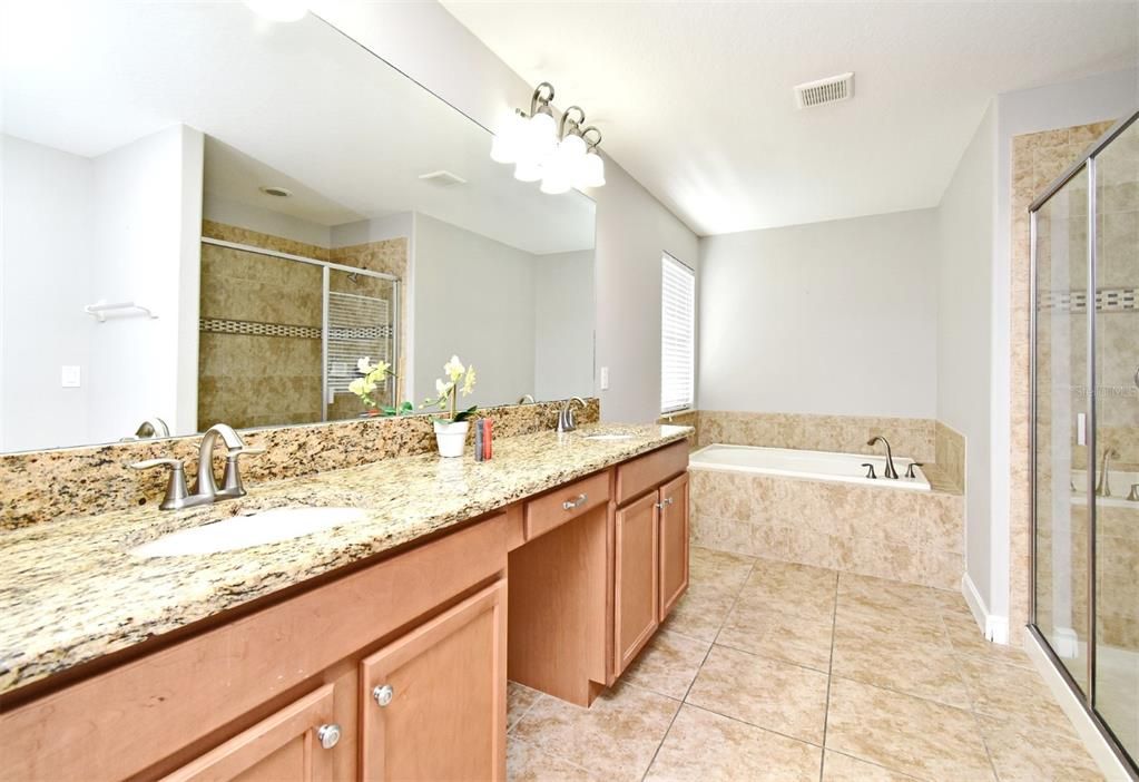 Active With Contract: $3,050 (7 beds, 5 baths, 3291 Square Feet)