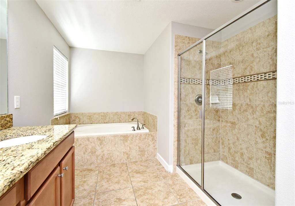 Active With Contract: $3,050 (7 beds, 5 baths, 3291 Square Feet)