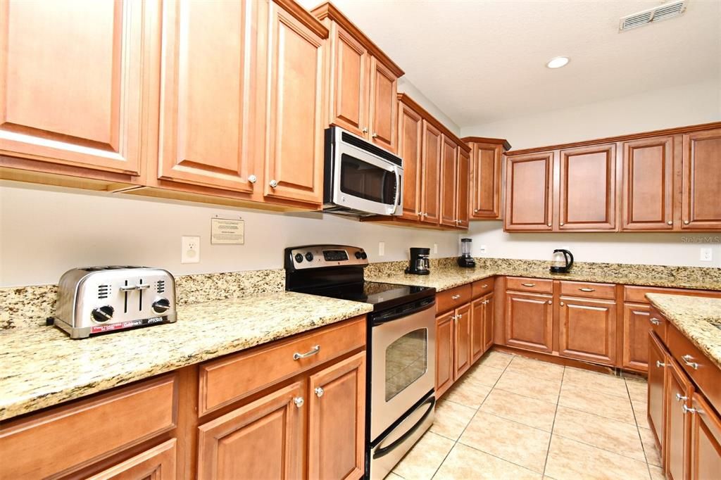 Active With Contract: $3,050 (7 beds, 5 baths, 3291 Square Feet)