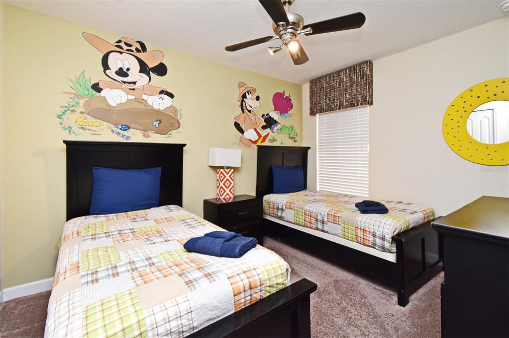 Active With Contract: $3,050 (7 beds, 5 baths, 3291 Square Feet)