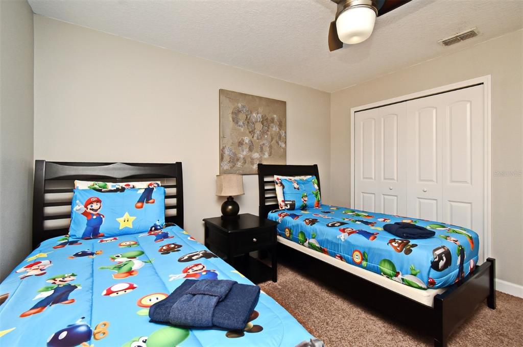 Active With Contract: $3,050 (7 beds, 5 baths, 3291 Square Feet)