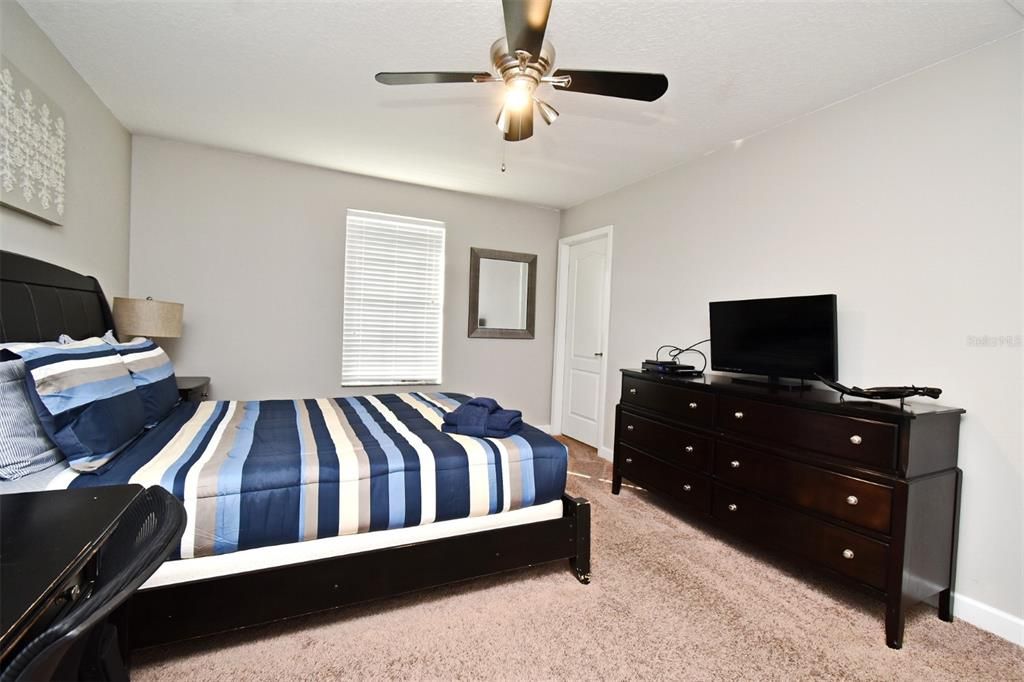 Active With Contract: $3,050 (7 beds, 5 baths, 3291 Square Feet)