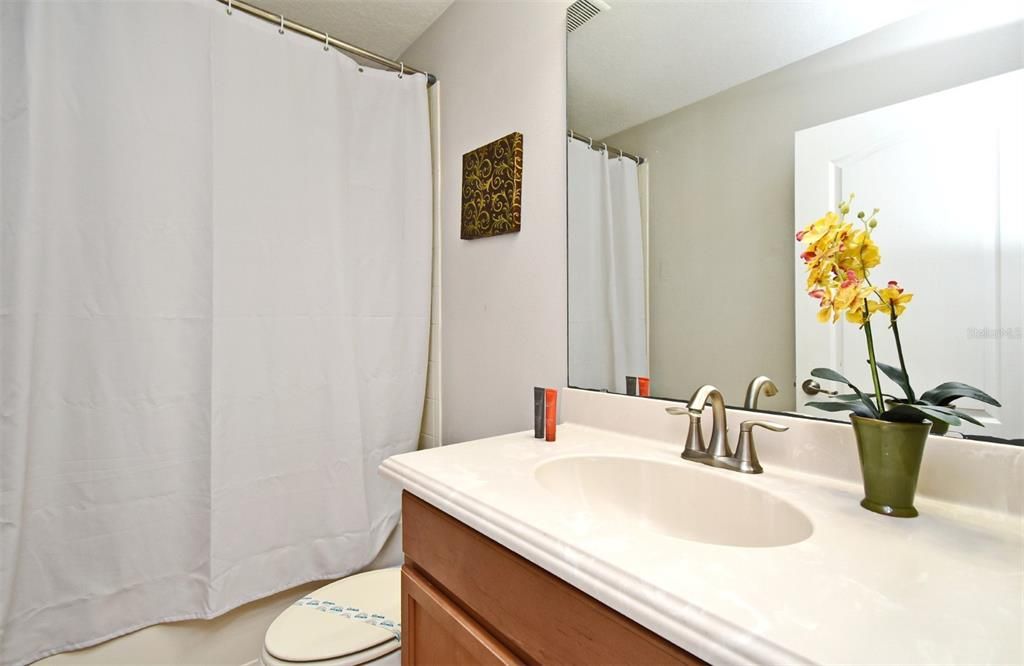 Active With Contract: $3,050 (7 beds, 5 baths, 3291 Square Feet)