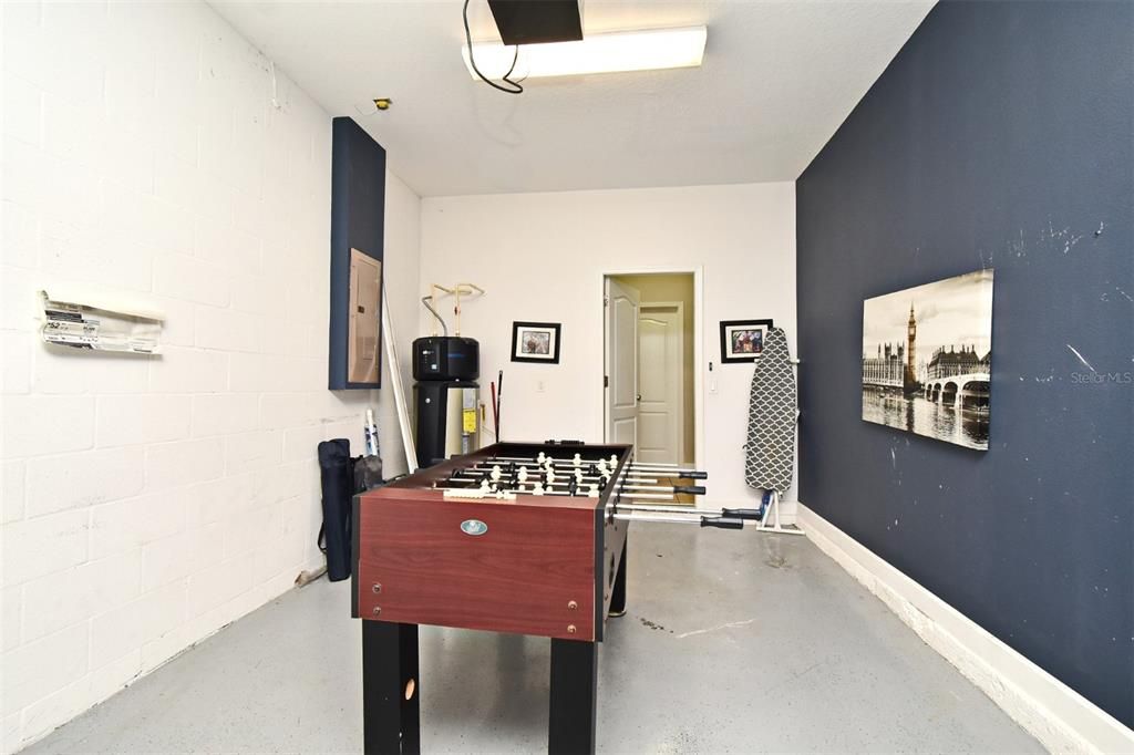 Active With Contract: $3,050 (7 beds, 5 baths, 3291 Square Feet)