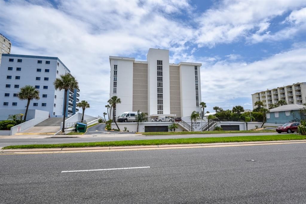 待售: $420,000 (2 贝兹, 2 浴室, 1342 平方英尺)