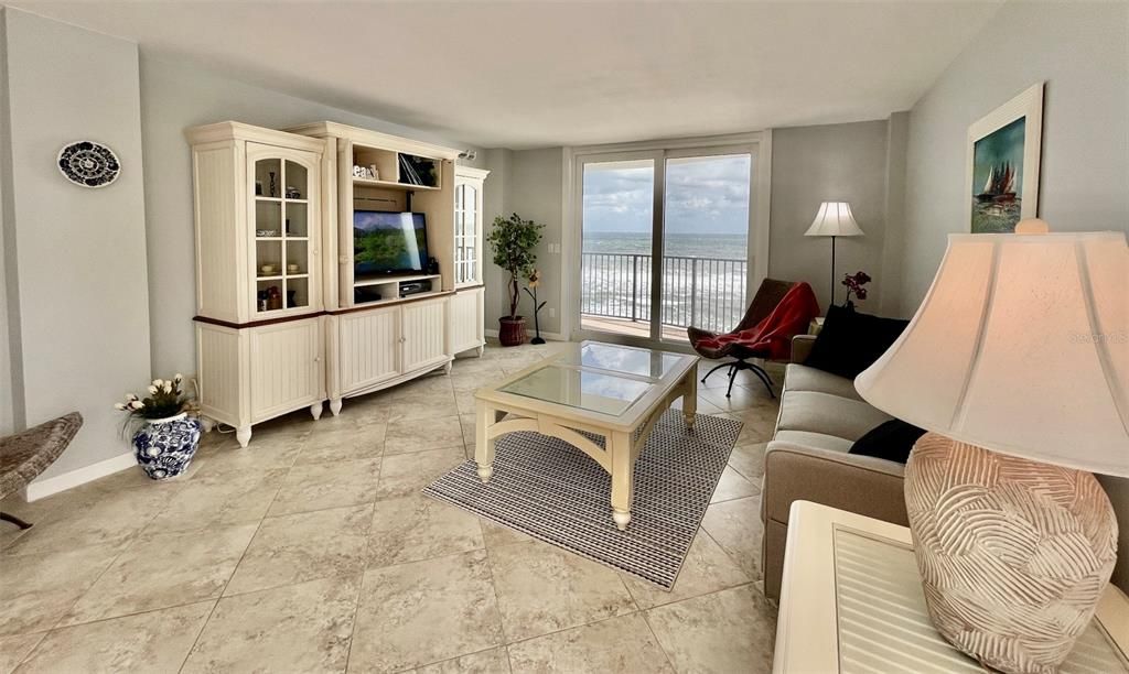 待售: $420,000 (2 贝兹, 2 浴室, 1342 平方英尺)