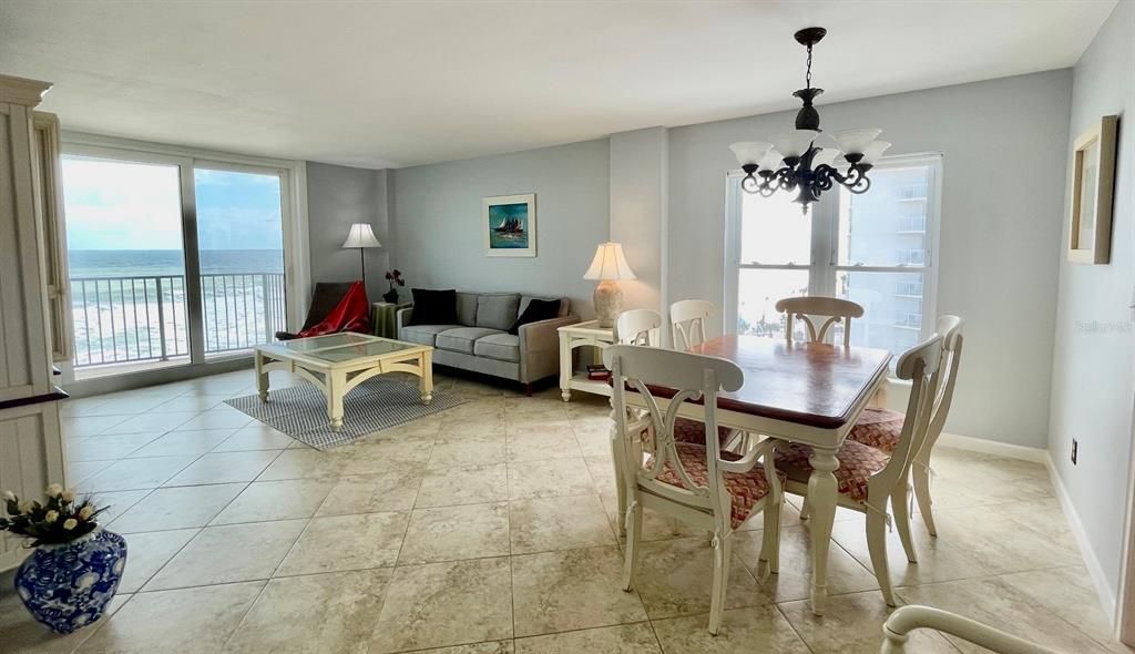 待售: $420,000 (2 贝兹, 2 浴室, 1342 平方英尺)