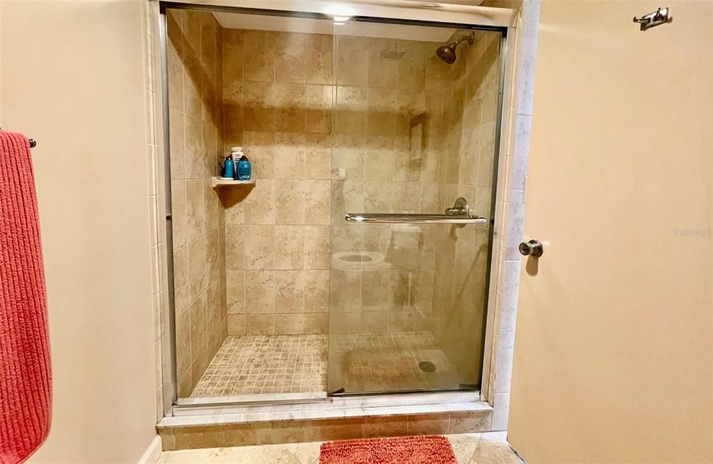 待售: $420,000 (2 贝兹, 2 浴室, 1342 平方英尺)