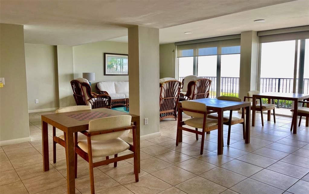 待售: $420,000 (2 贝兹, 2 浴室, 1342 平方英尺)