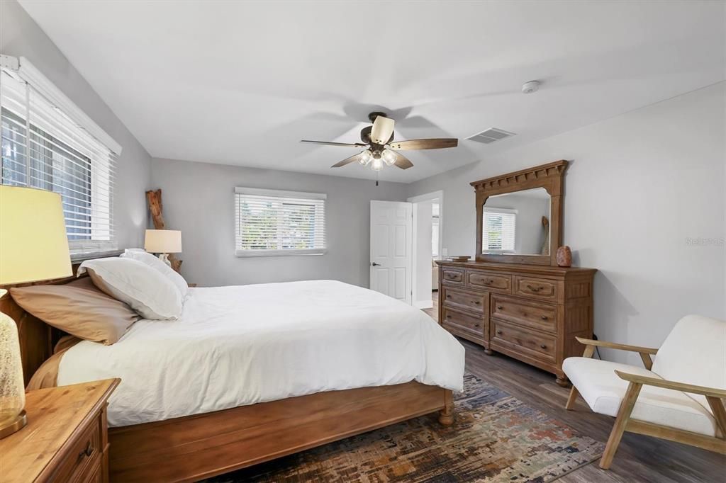 На продажу: $619,000 (3 спален, 2 ванн, 1856 Квадратных фут)