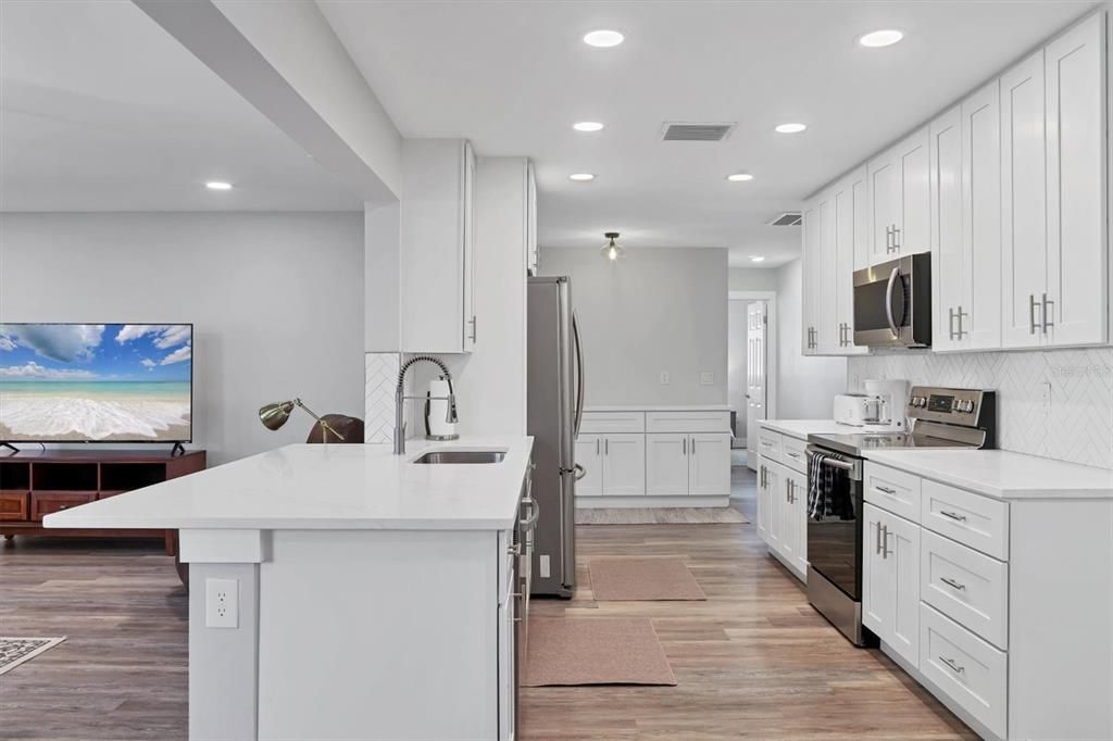 На продажу: $619,000 (3 спален, 2 ванн, 1856 Квадратных фут)