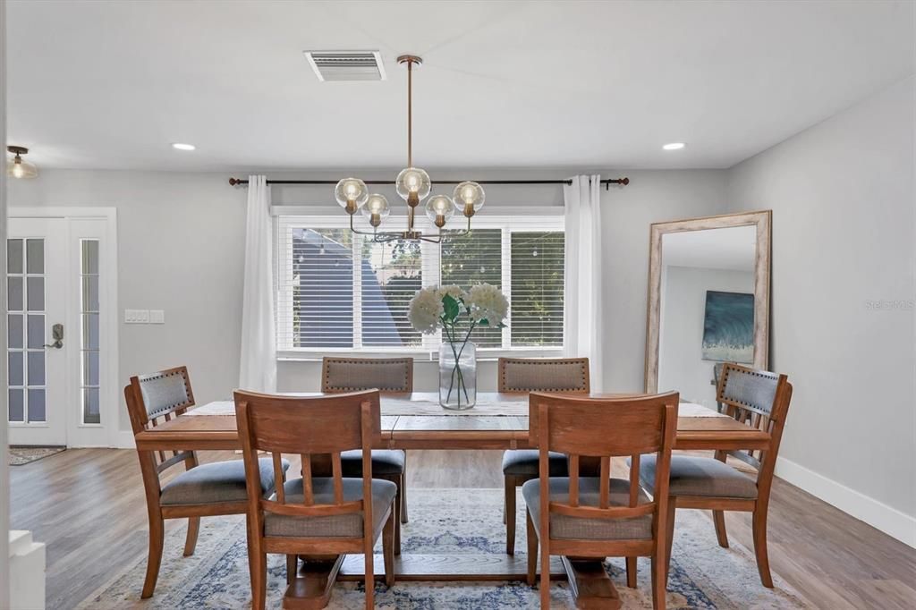 На продажу: $619,000 (3 спален, 2 ванн, 1856 Квадратных фут)