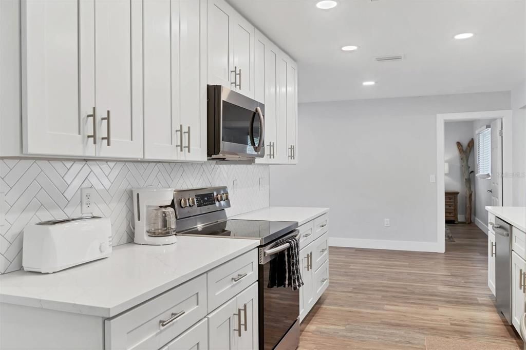 На продажу: $619,000 (3 спален, 2 ванн, 1856 Квадратных фут)