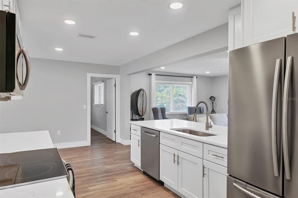 На продажу: $619,000 (3 спален, 2 ванн, 1856 Квадратных фут)