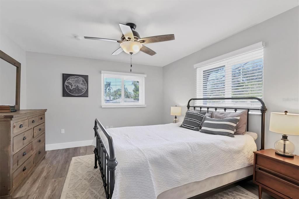 На продажу: $619,000 (3 спален, 2 ванн, 1856 Квадратных фут)