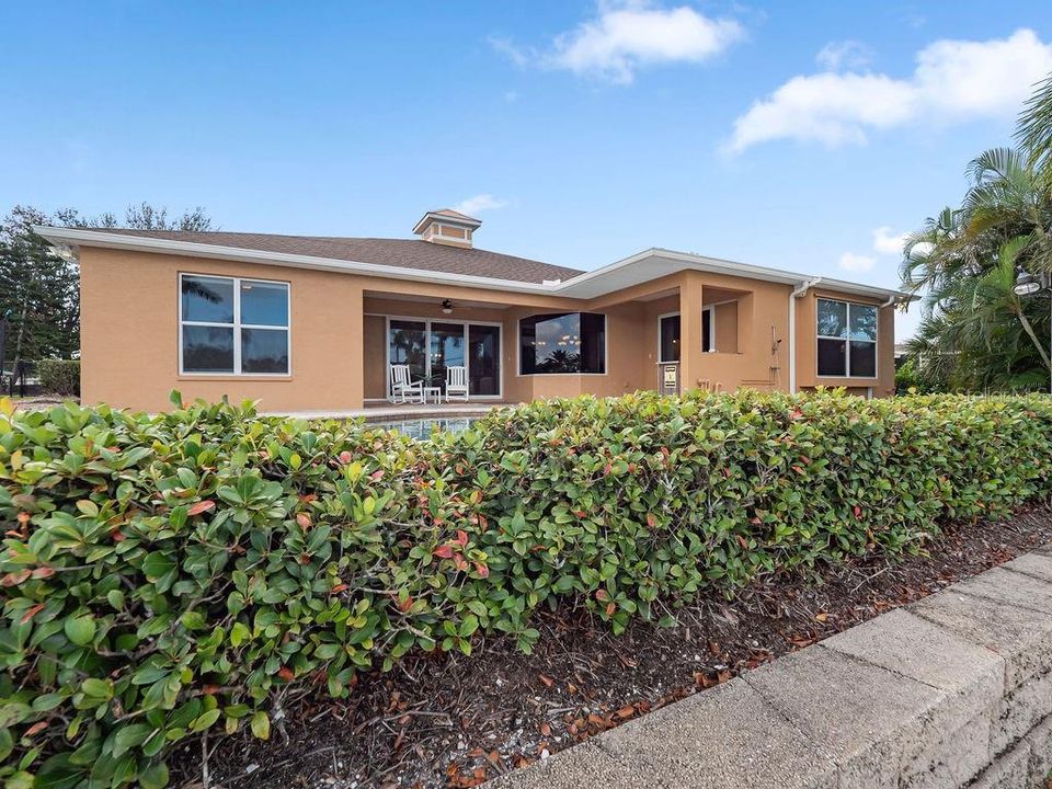 Под контрактом: $1,699,000 (4 спален, 4 ванн, 2910 Квадратных фут)