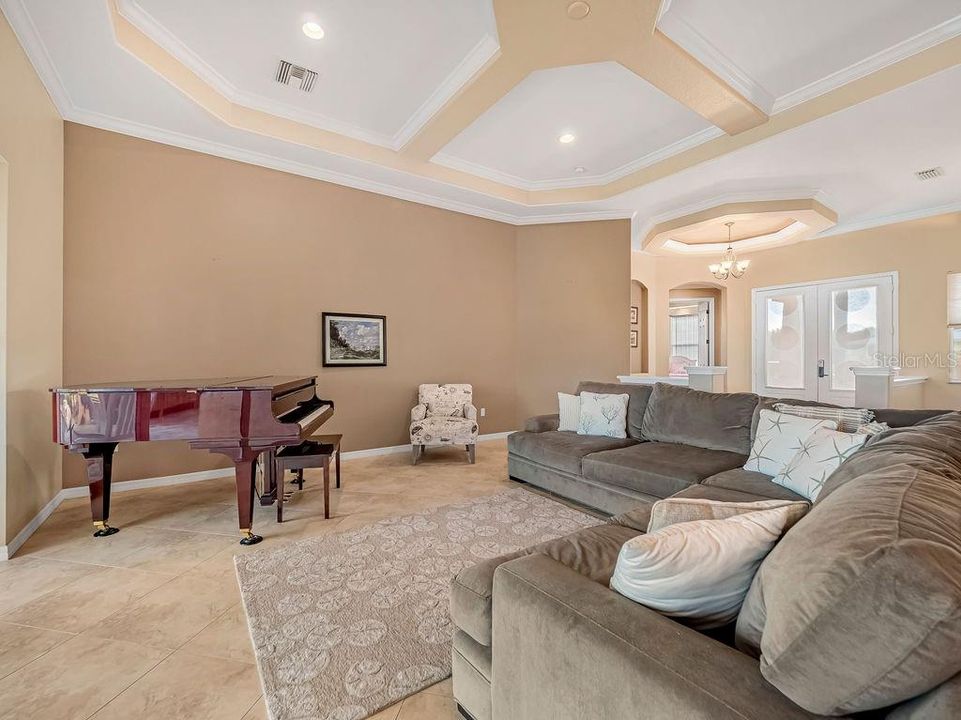 Под контрактом: $1,699,000 (4 спален, 4 ванн, 2910 Квадратных фут)