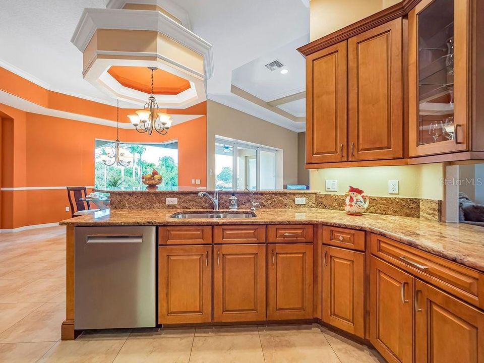 Под контрактом: $1,699,000 (4 спален, 4 ванн, 2910 Квадратных фут)