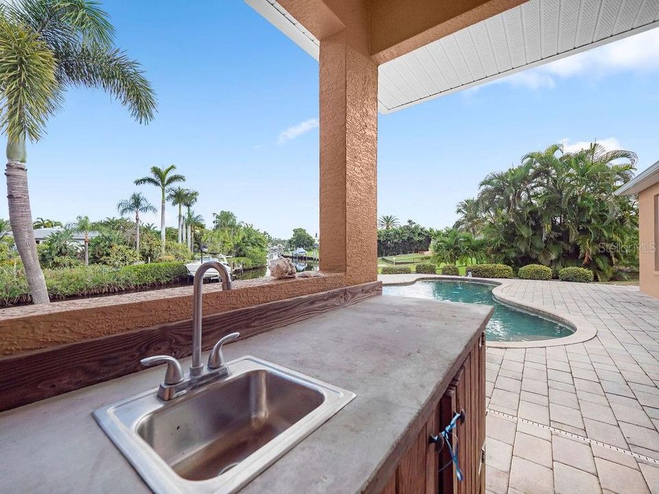 Под контрактом: $1,699,000 (4 спален, 4 ванн, 2910 Квадратных фут)