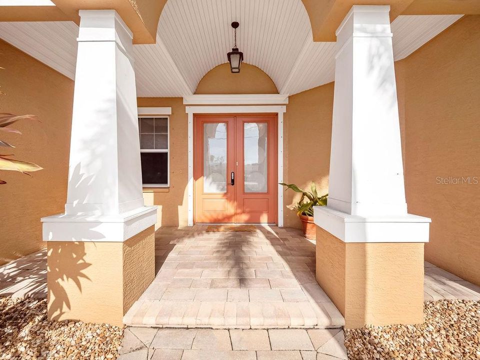 Под контрактом: $1,699,000 (4 спален, 4 ванн, 2910 Квадратных фут)