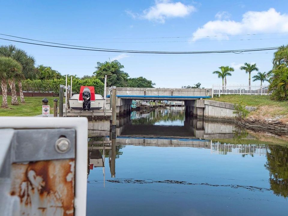 Под контрактом: $1,699,000 (4 спален, 4 ванн, 2910 Квадратных фут)