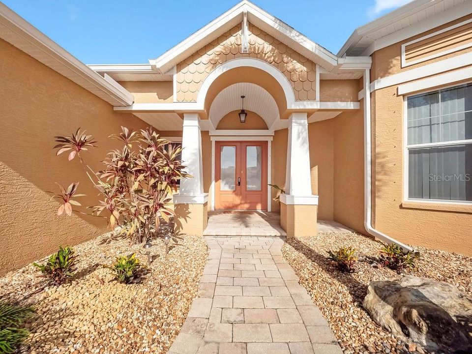 Под контрактом: $1,699,000 (4 спален, 4 ванн, 2910 Квадратных фут)