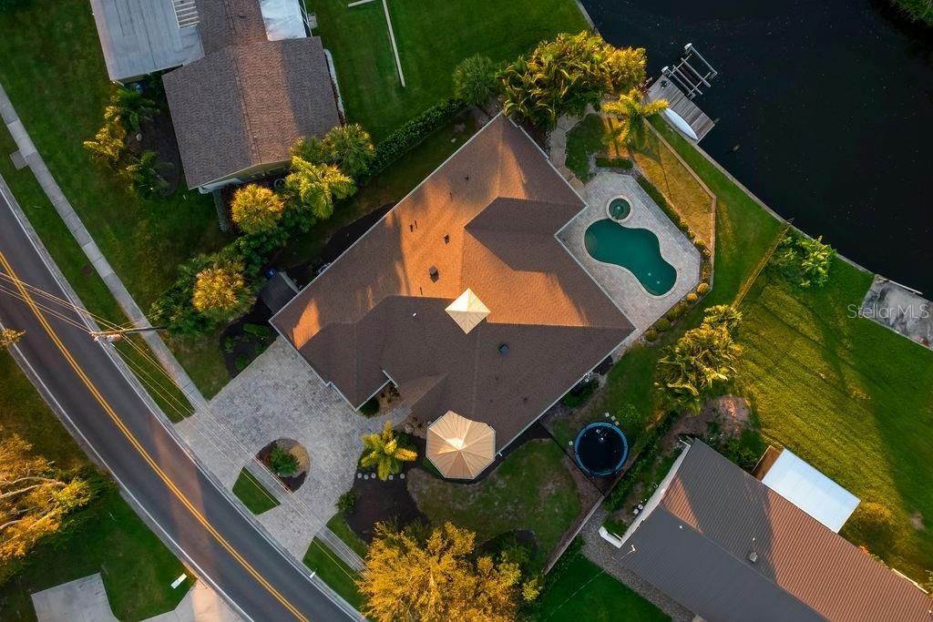 Под контрактом: $1,699,000 (4 спален, 4 ванн, 2910 Квадратных фут)