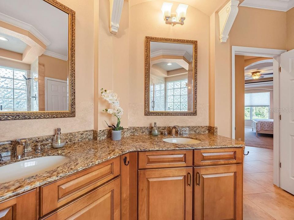 Под контрактом: $1,699,000 (4 спален, 4 ванн, 2910 Квадратных фут)