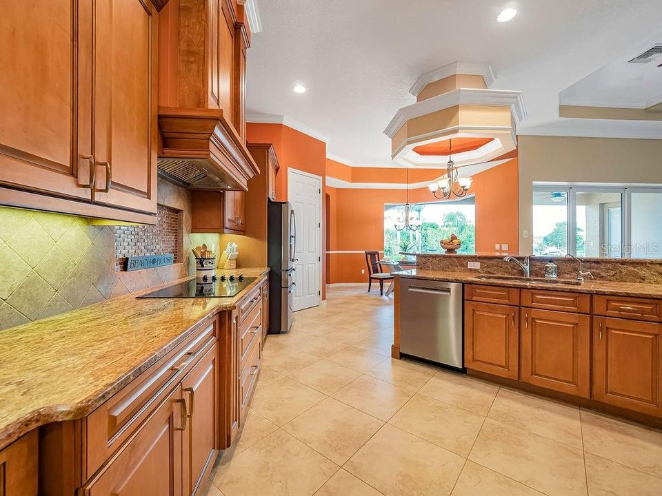 Под контрактом: $1,699,000 (4 спален, 4 ванн, 2910 Квадратных фут)