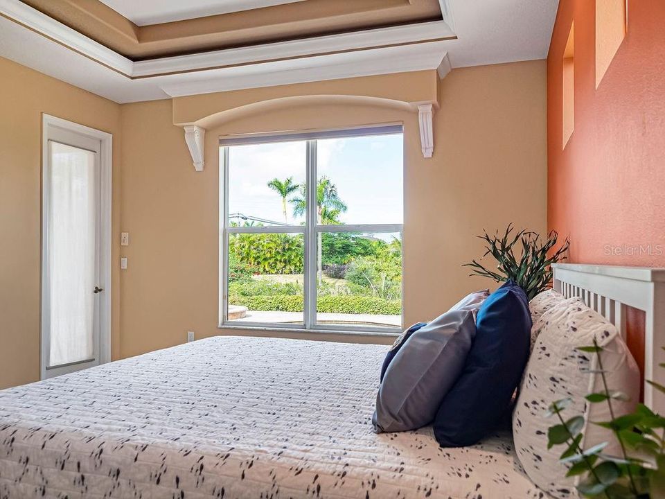 Под контрактом: $1,699,000 (4 спален, 4 ванн, 2910 Квадратных фут)