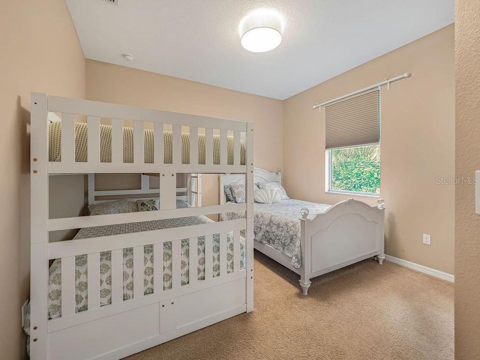 Под контрактом: $1,699,000 (4 спален, 4 ванн, 2910 Квадратных фут)