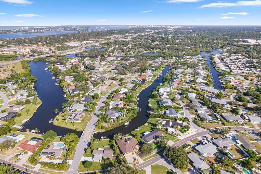 Под контрактом: $1,699,000 (4 спален, 4 ванн, 2910 Квадратных фут)