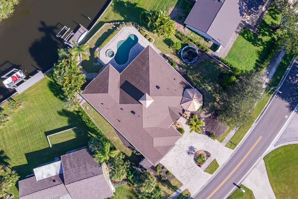 Под контрактом: $1,699,000 (4 спален, 4 ванн, 2910 Квадратных фут)