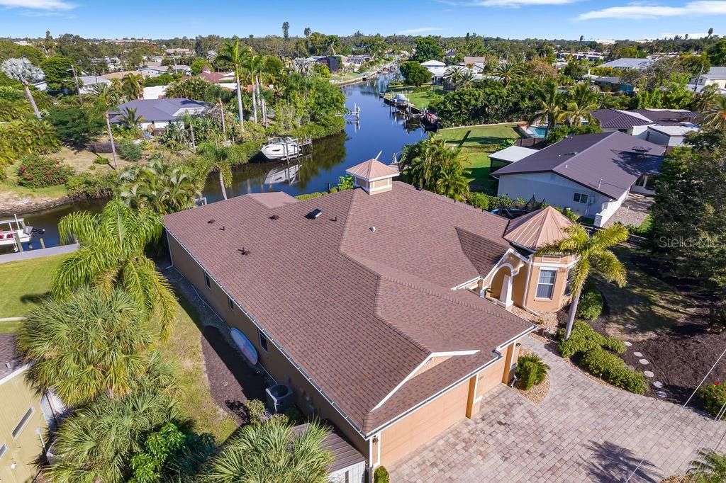 Под контрактом: $1,699,000 (4 спален, 4 ванн, 2910 Квадратных фут)