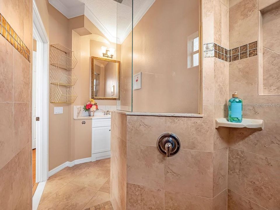 Под контрактом: $1,699,000 (4 спален, 4 ванн, 2910 Квадратных фут)