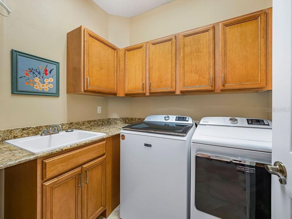 Под контрактом: $1,699,000 (4 спален, 4 ванн, 2910 Квадратных фут)