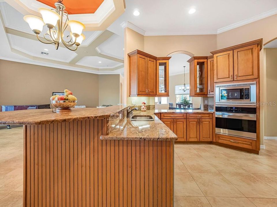 Под контрактом: $1,699,000 (4 спален, 4 ванн, 2910 Квадратных фут)