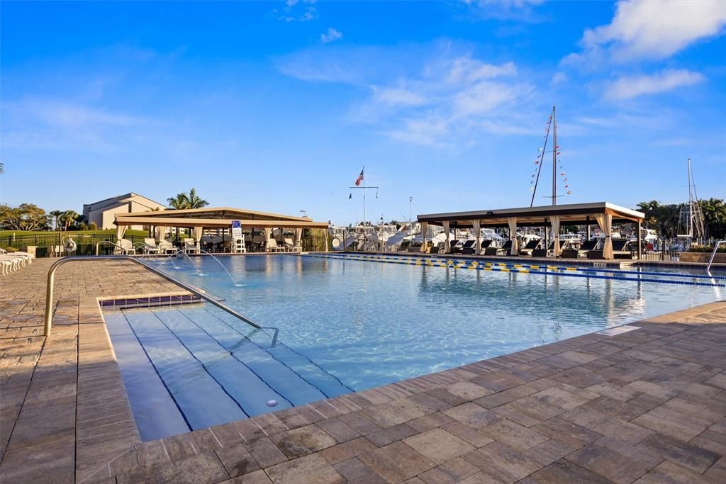 For Sale: $400,000 (2 beds, 2 baths, 1476 Square Feet)