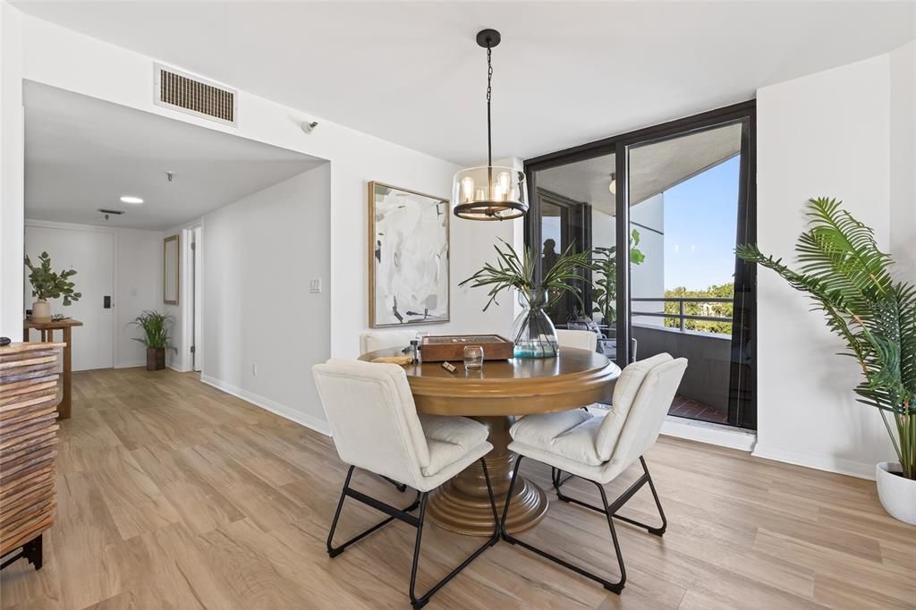 For Sale: $400,000 (2 beds, 2 baths, 1476 Square Feet)