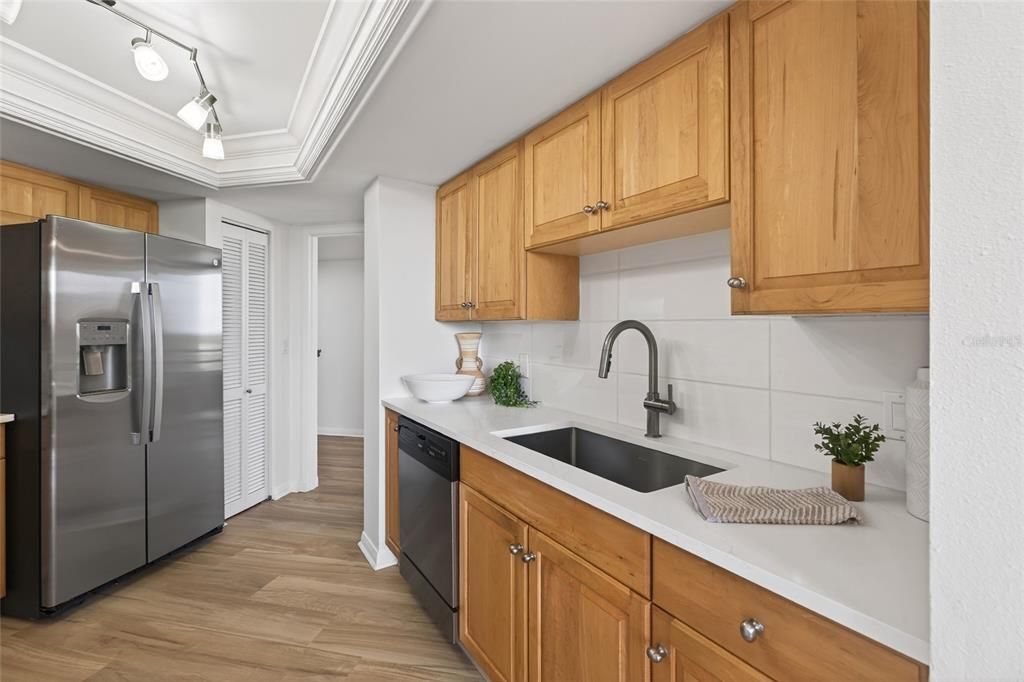 For Sale: $400,000 (2 beds, 2 baths, 1476 Square Feet)