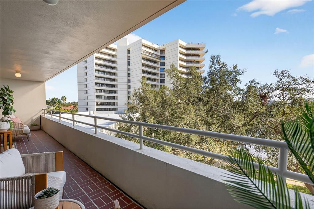 For Sale: $400,000 (2 beds, 2 baths, 1476 Square Feet)