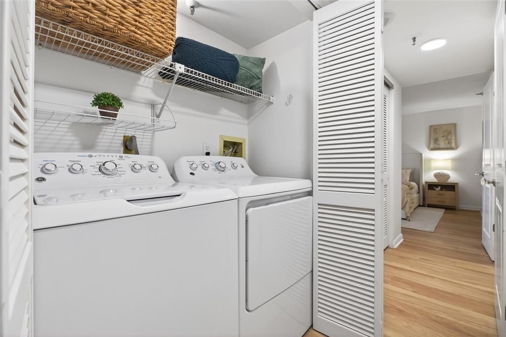 For Sale: $400,000 (2 beds, 2 baths, 1476 Square Feet)