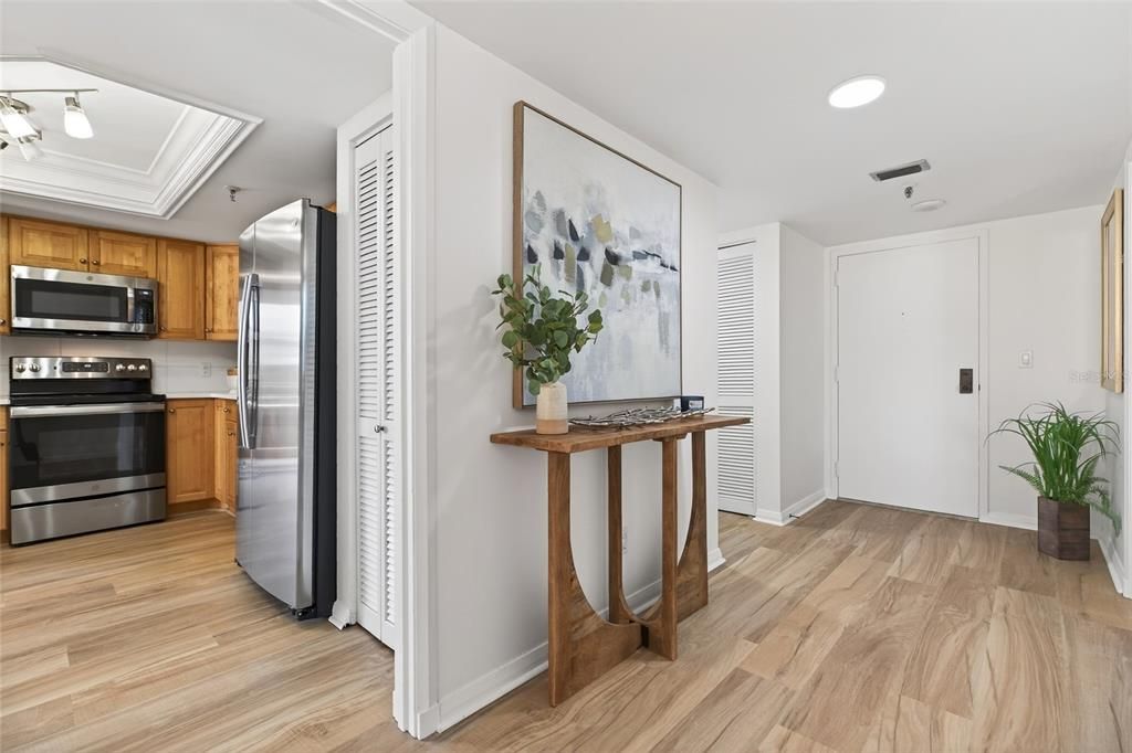 For Sale: $400,000 (2 beds, 2 baths, 1476 Square Feet)