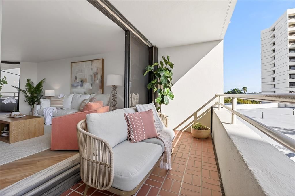 For Sale: $400,000 (2 beds, 2 baths, 1476 Square Feet)