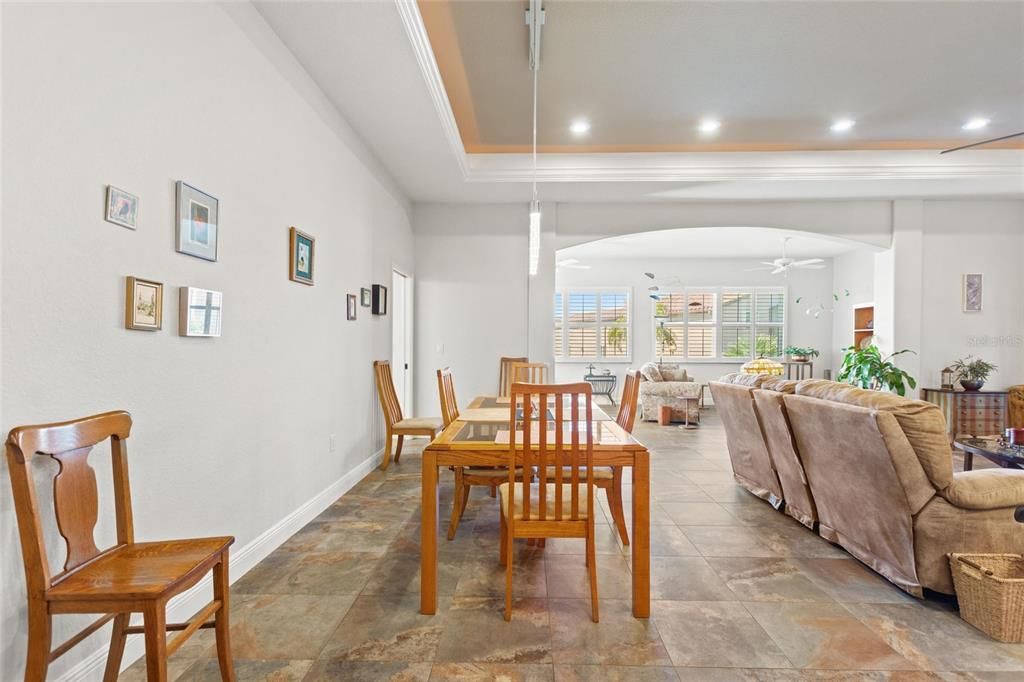 待售: $767,000 (2 贝兹, 2 浴室, 2844 平方英尺)