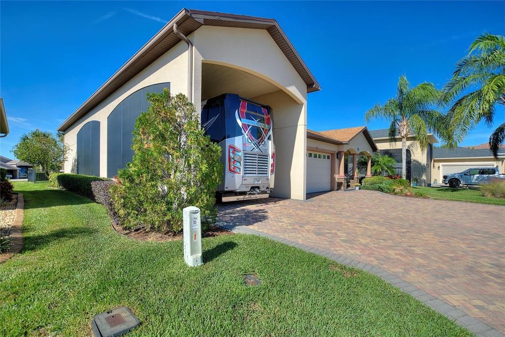 待售: $767,000 (2 贝兹, 2 浴室, 2844 平方英尺)